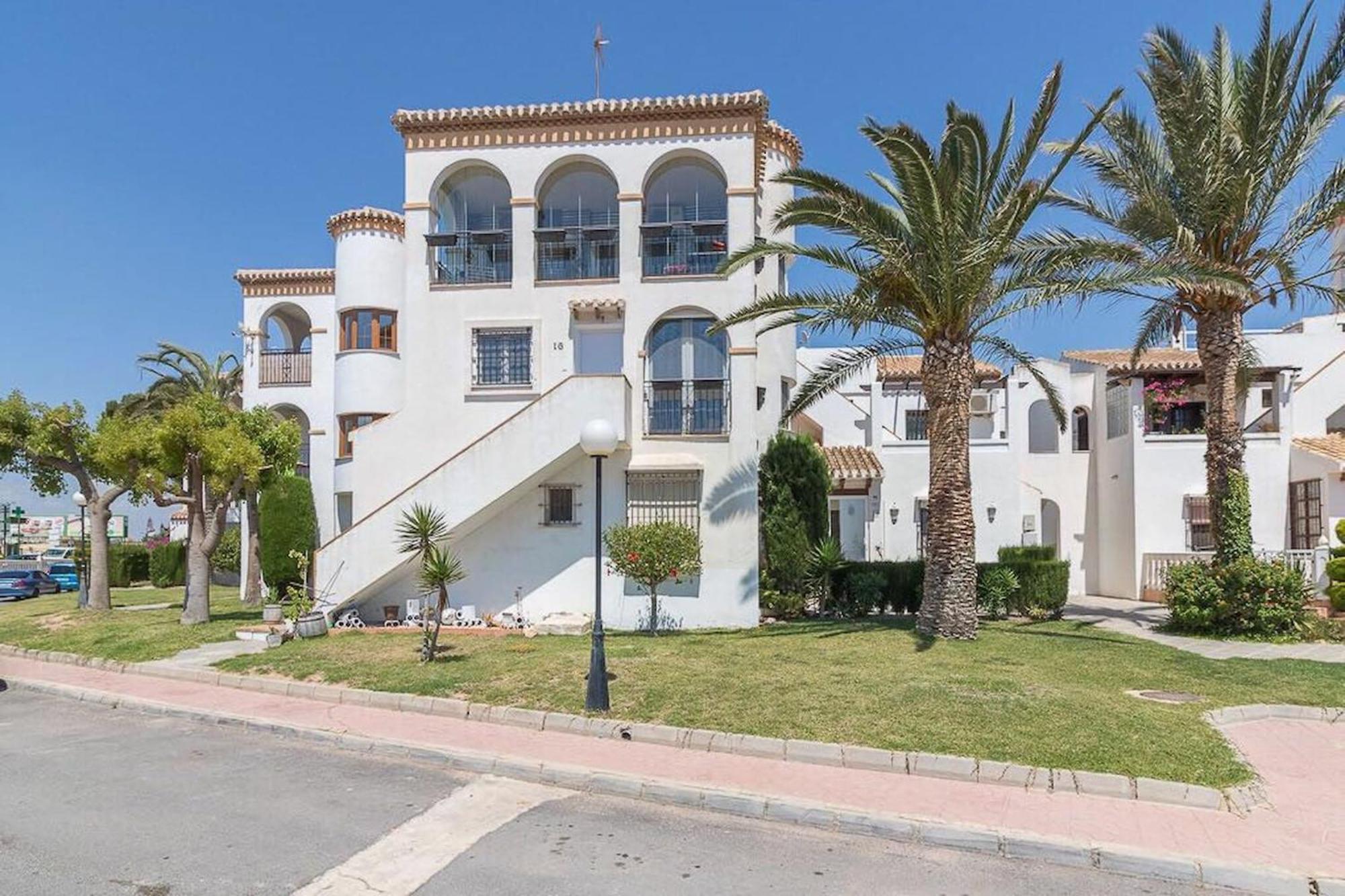 Perla By The Sea Villa อาลิกันเต ภายนอก รูปภาพ